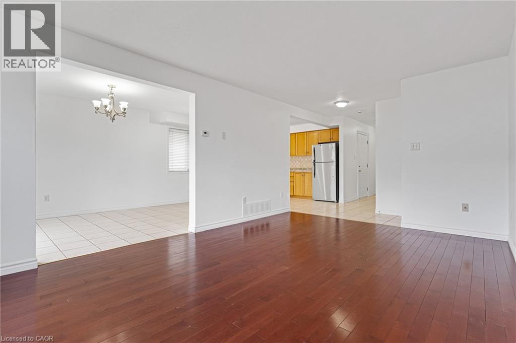 359 HIGHBROOK Crescent, Kitchener, Ontario, N2E3P5 — Photo 8