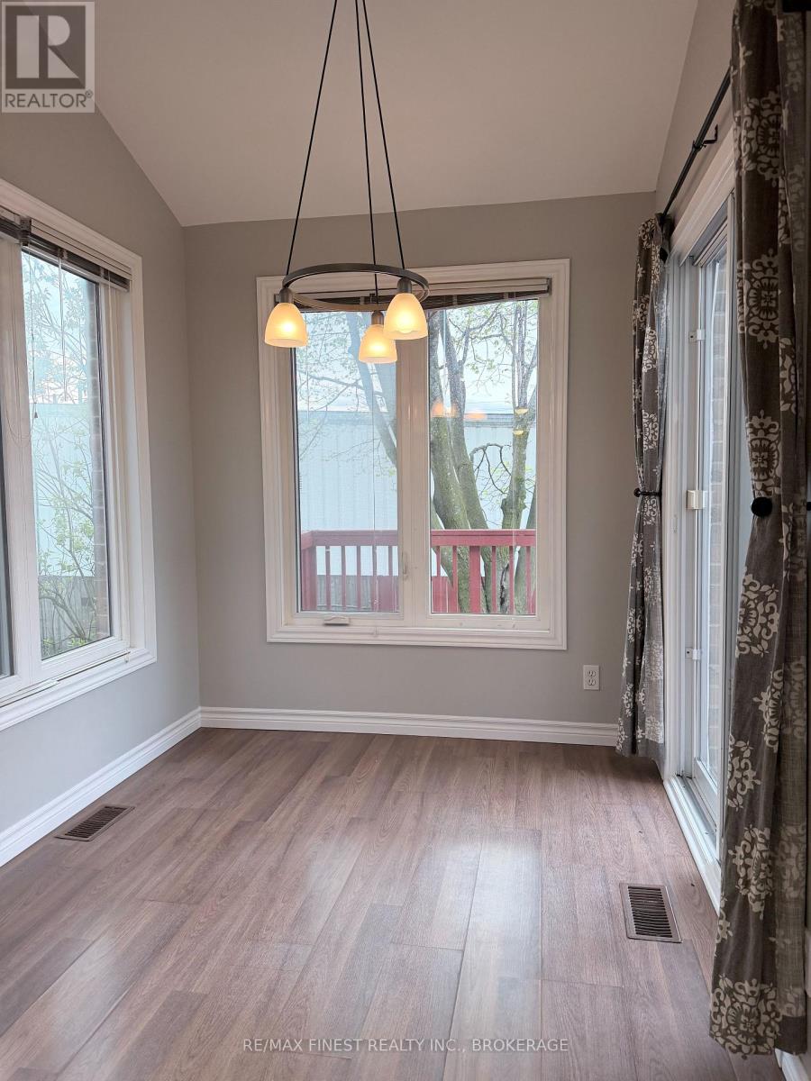936 KILLARNEY CRESCENT - 4