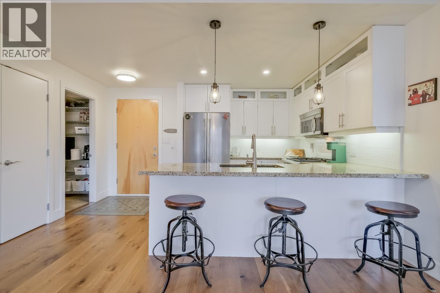 #215 1160 Bernard Avenue - 16