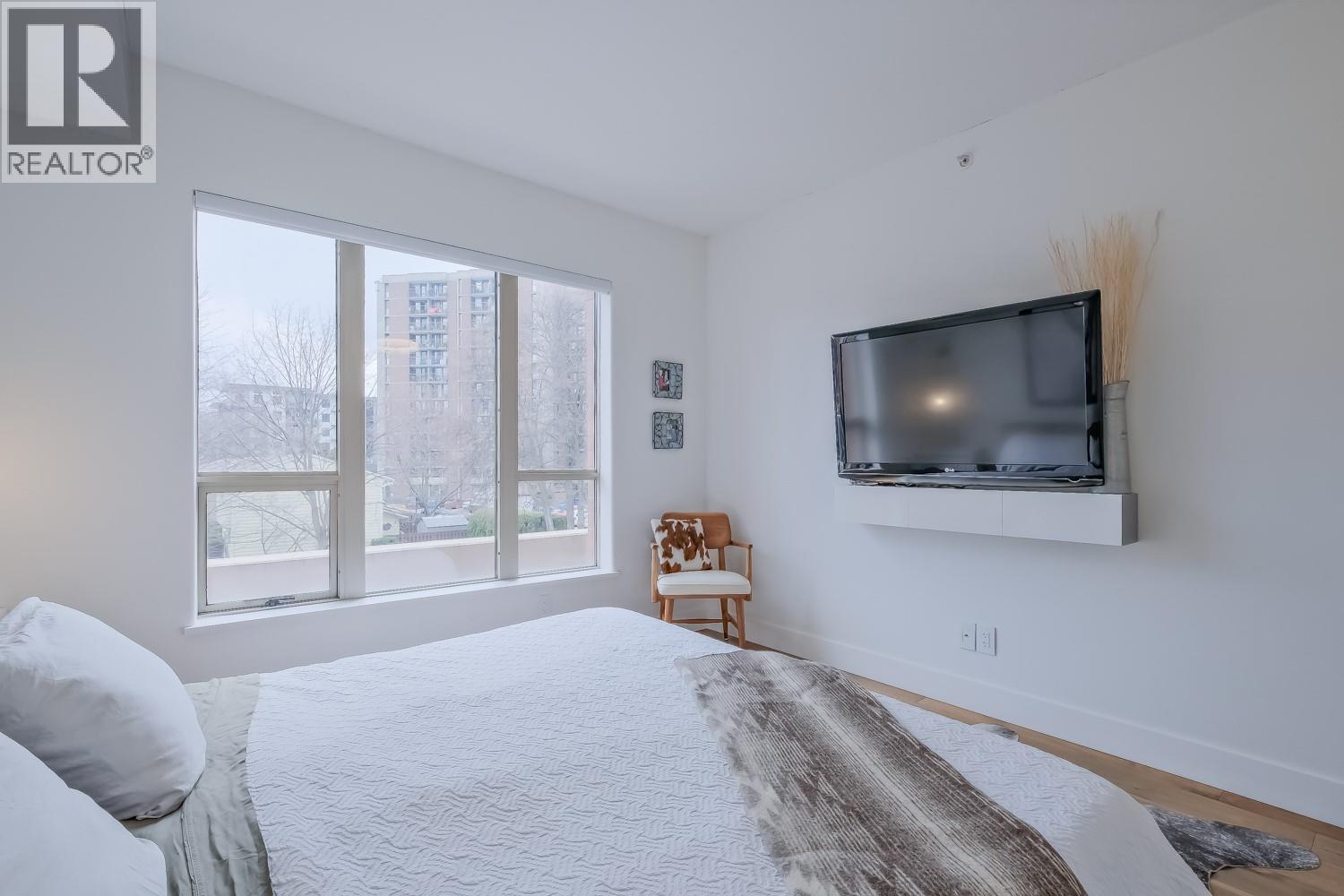 #215 1160 Bernard Avenue - 19