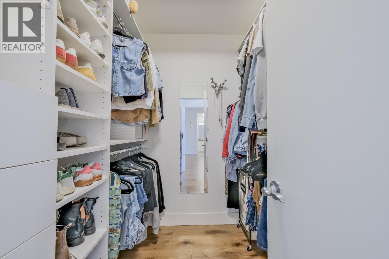#215 1160 Bernard Avenue - 23