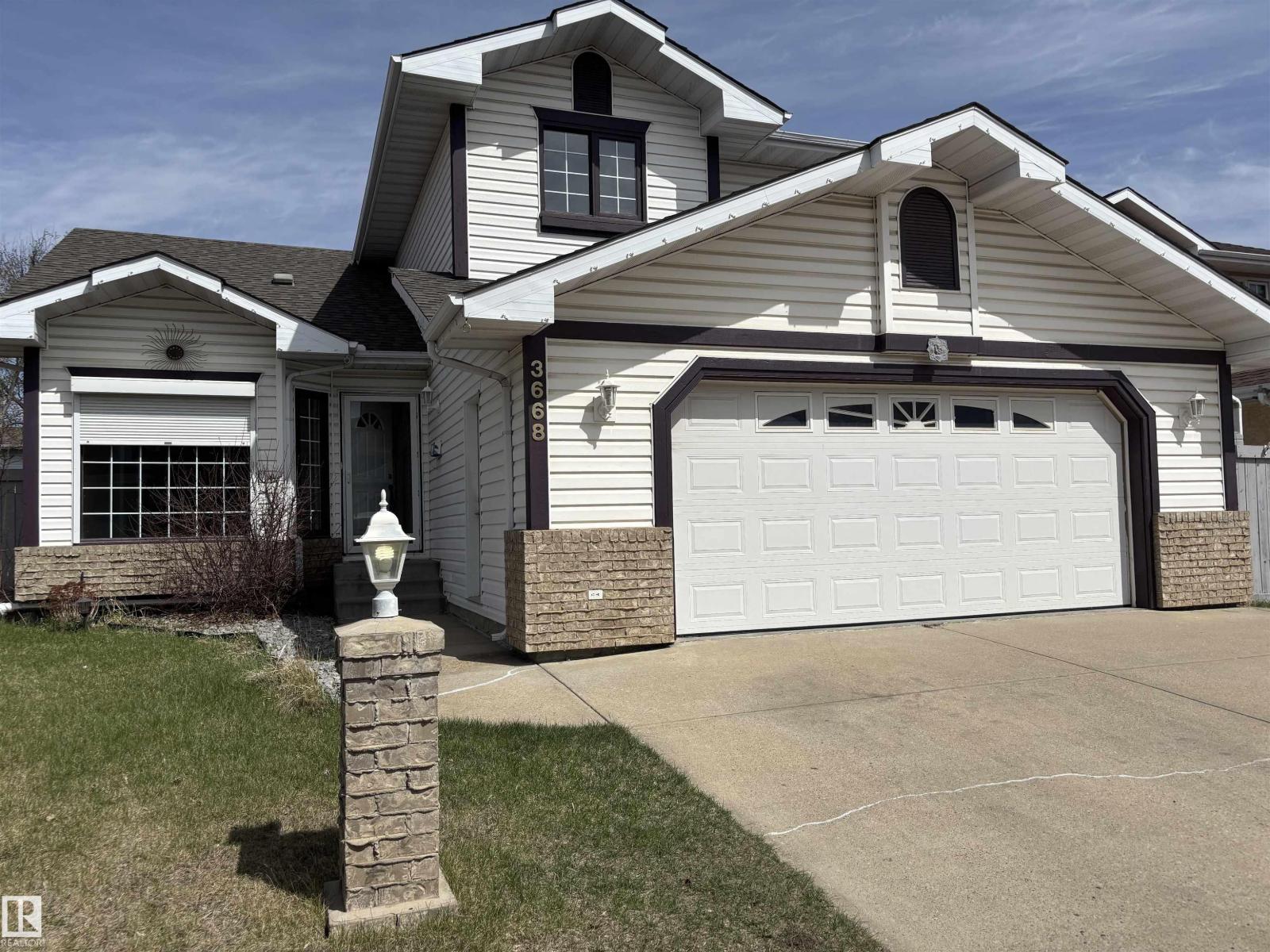 3668 31A ST NW, Edmonton