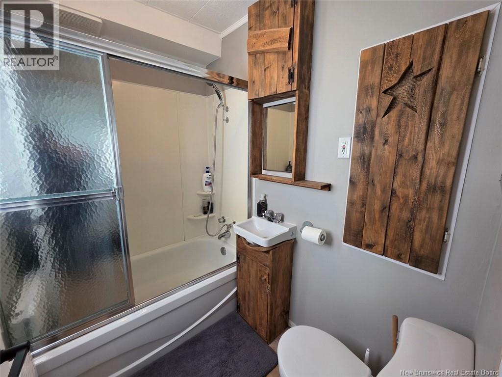 21 Ben Martin Avenue - 24