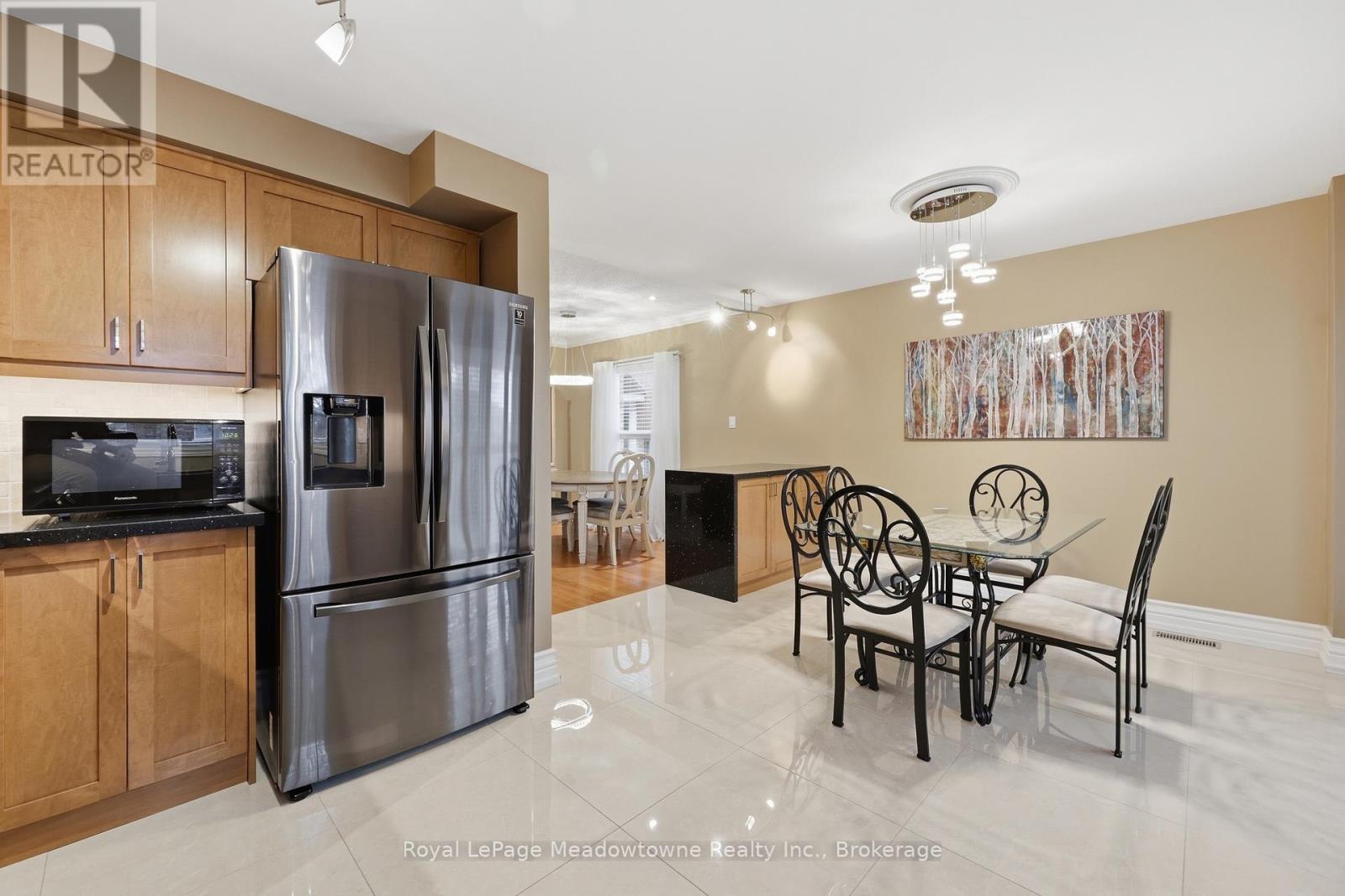 40 COOLSPRING CRESCENT - 12