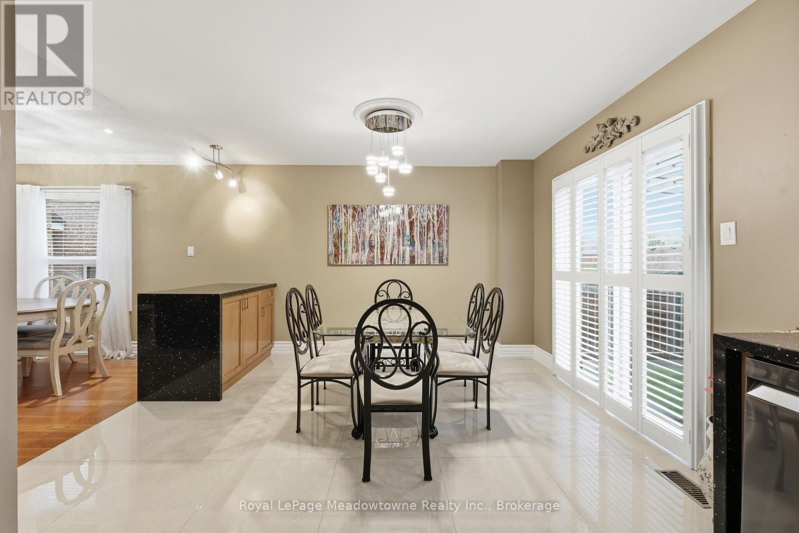 40 COOLSPRING CRESCENT - 11