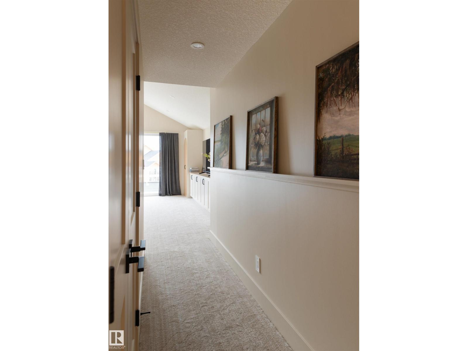 8 JARDIN PL - 43