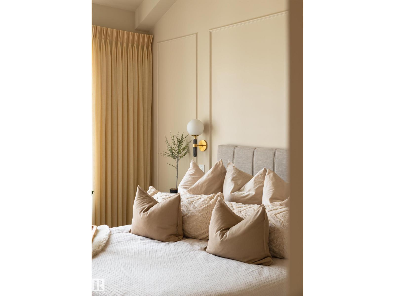 8 JARDIN PL - 30