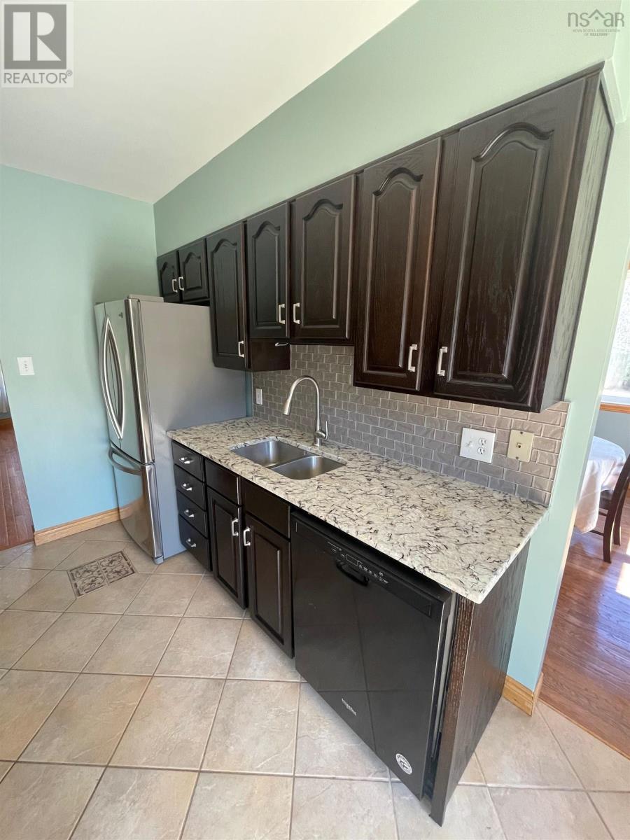 1045 Mountain Road - 17