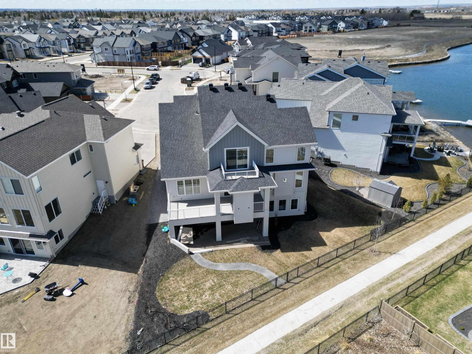 8 JARDIN PL - 71