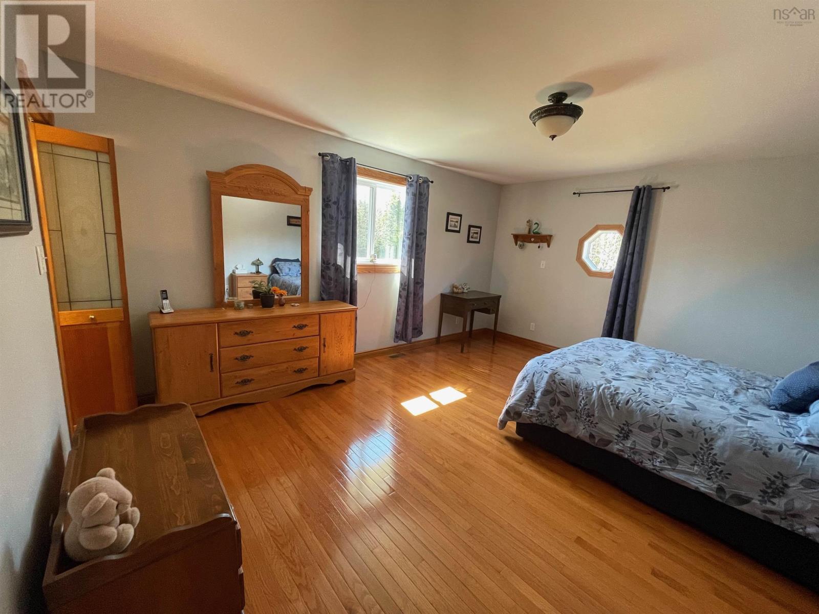 1045 Mountain Road - 36