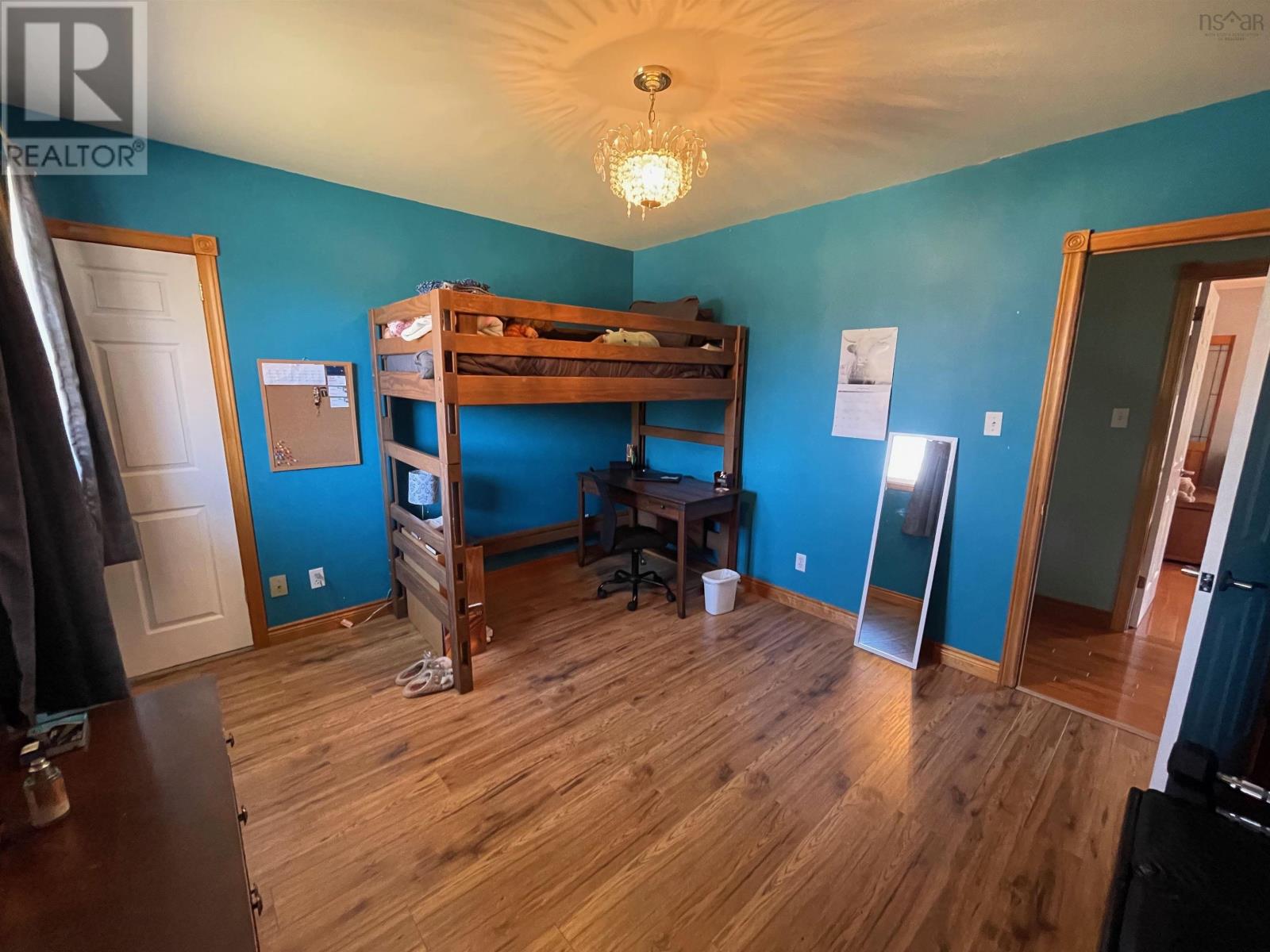 1045 Mountain Road - 41