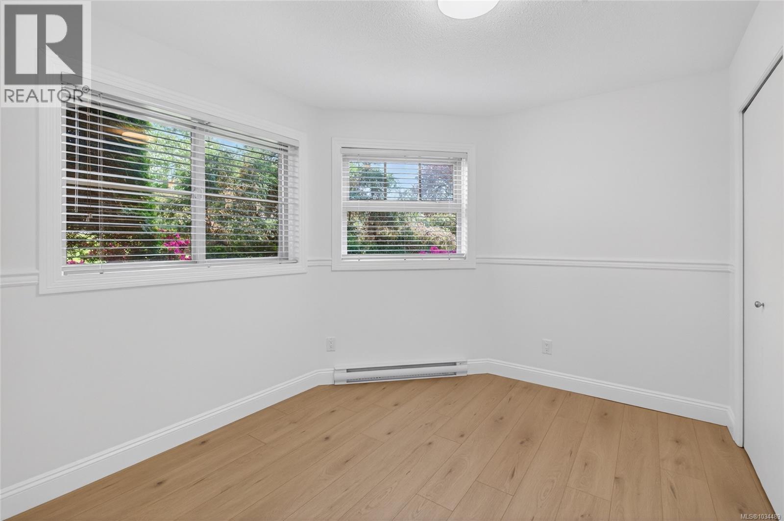 #108 2560 Wark St - 9
