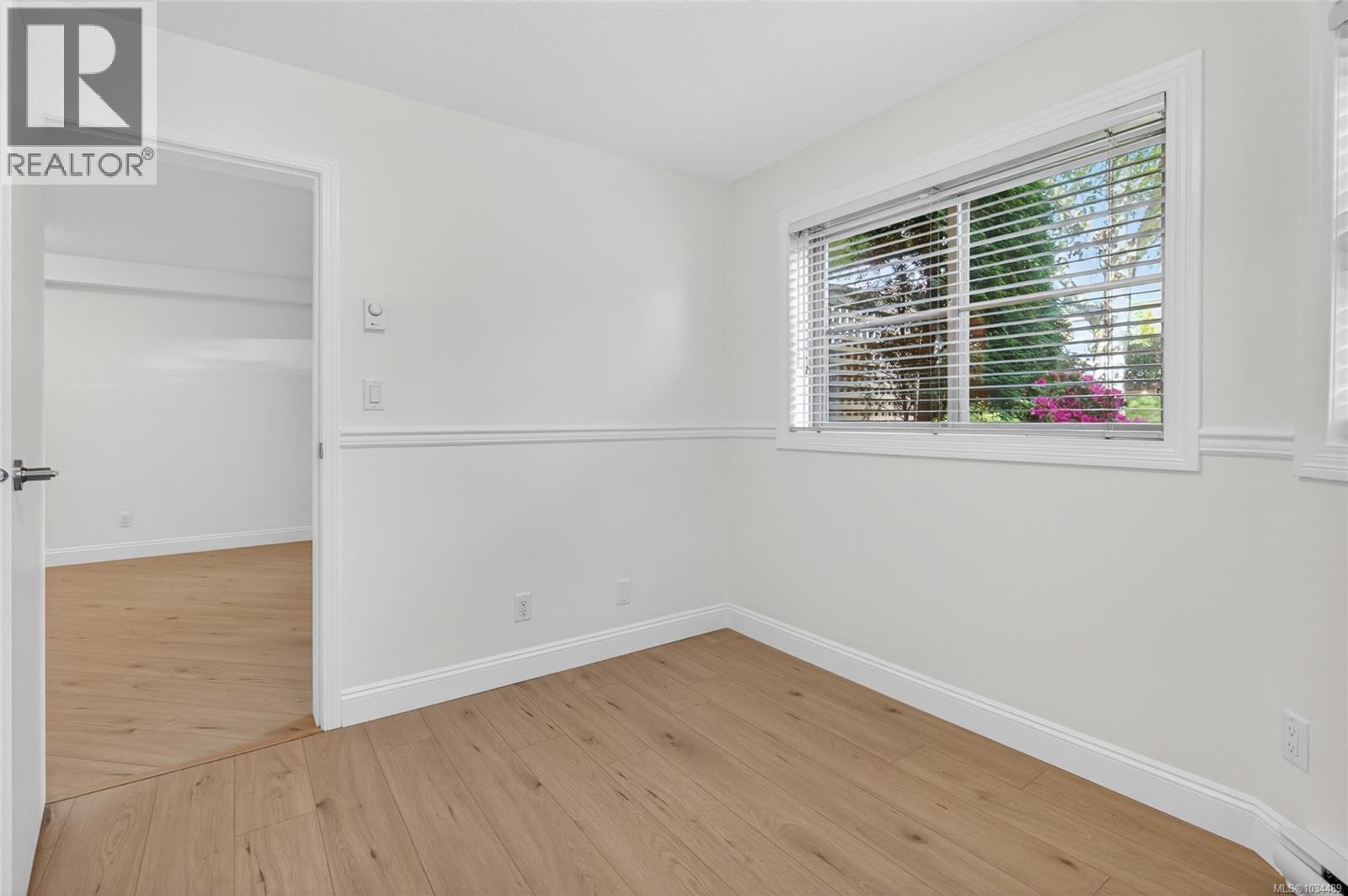 #108 2560 Wark St - 8
