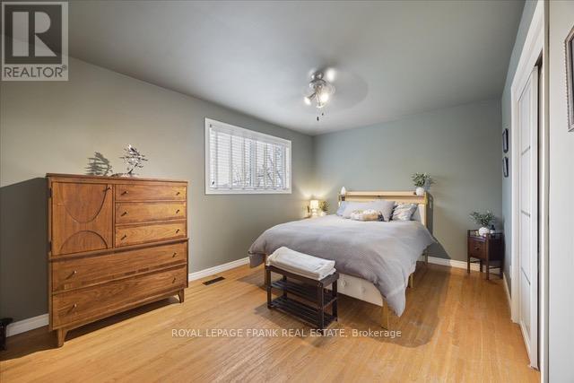 40 BALSAM STREET N - 21