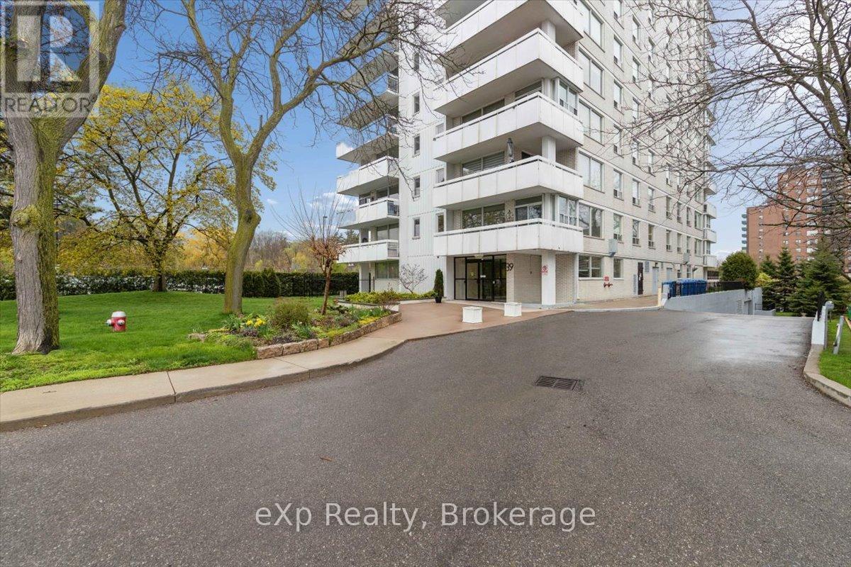 #403 39 STAVEBANK ROAD N - Image 2