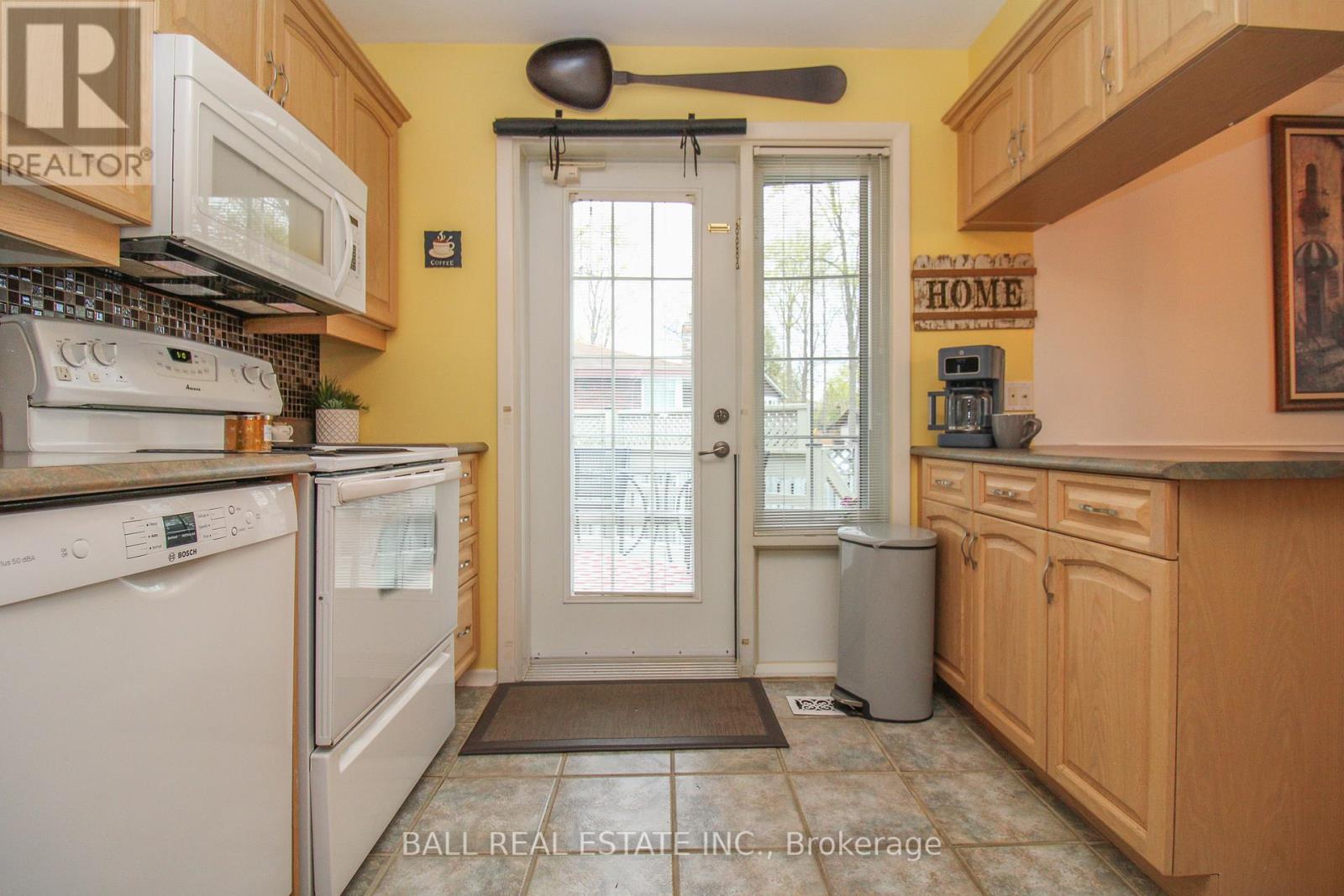 90 PARKDALE AVENUE - 15