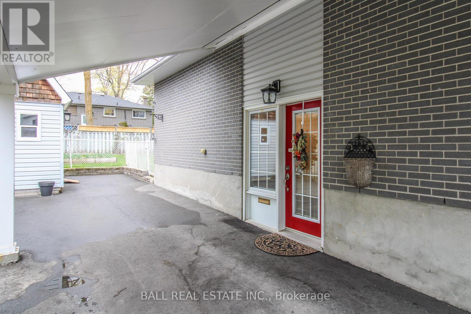 90 PARKDALE AVENUE - Image 3