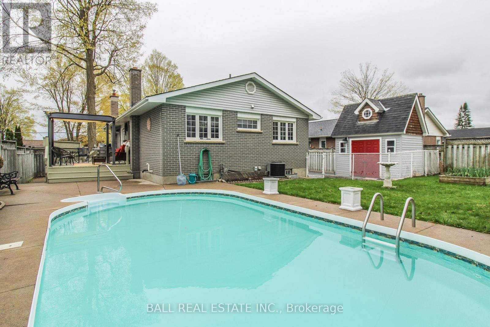 90 PARKDALE AVENUE - 35