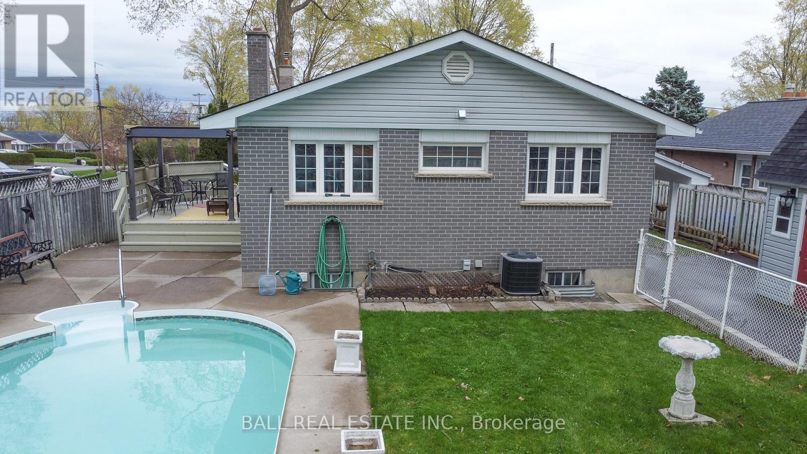 90 PARKDALE AVENUE - 39