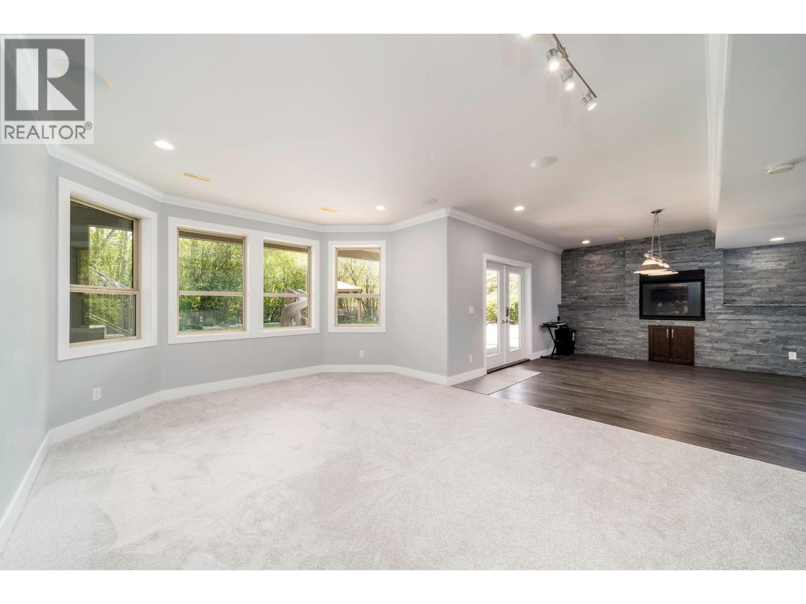 5037 Treadgold Court, Kelowna