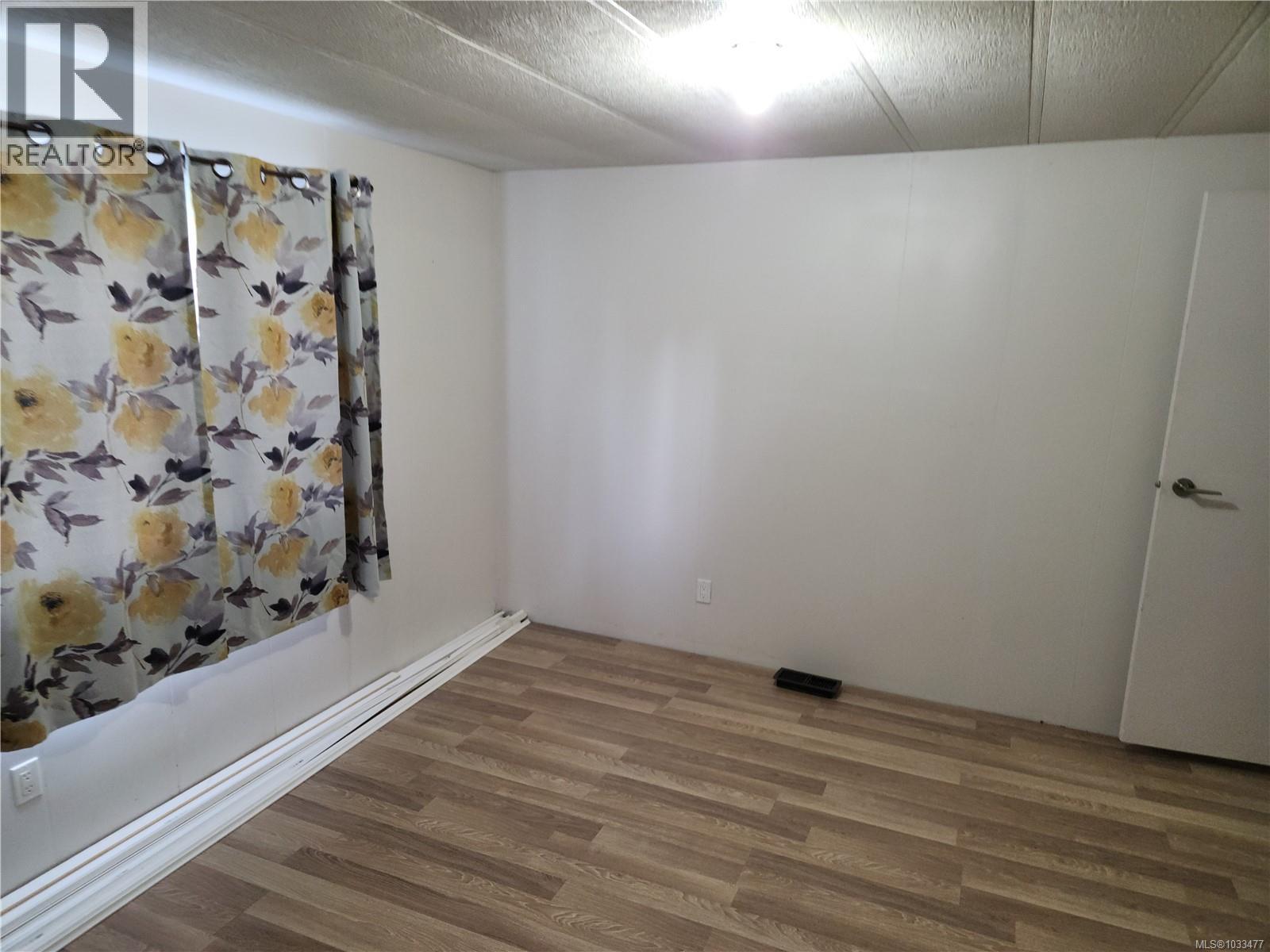 38 971 Douglas Ave, Nanaimo