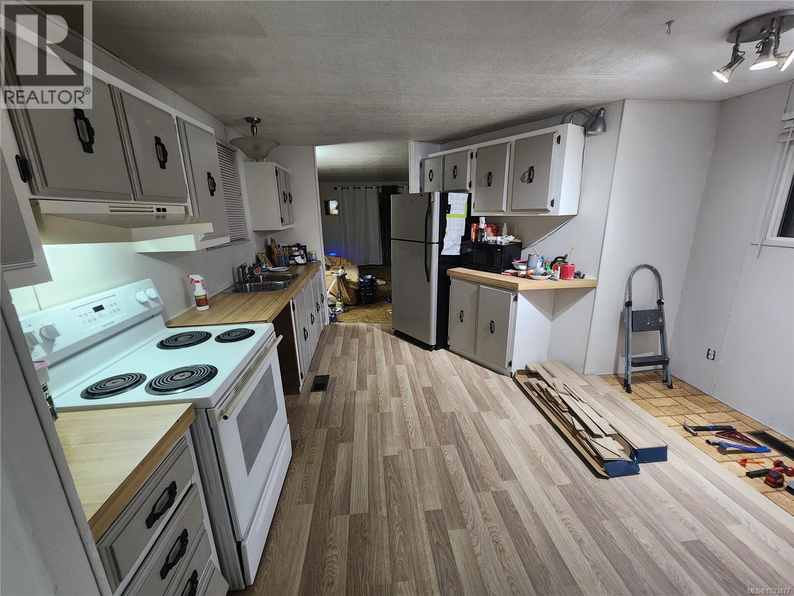 38 971 Douglas Ave, Nanaimo
