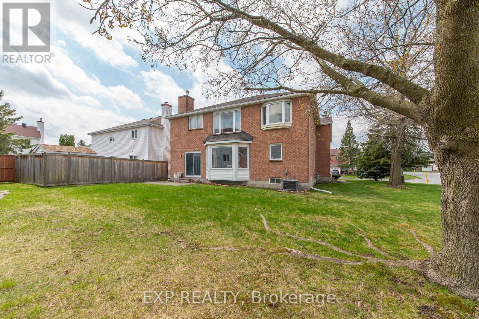 1399 CHEVERNY CRESCENT - 38