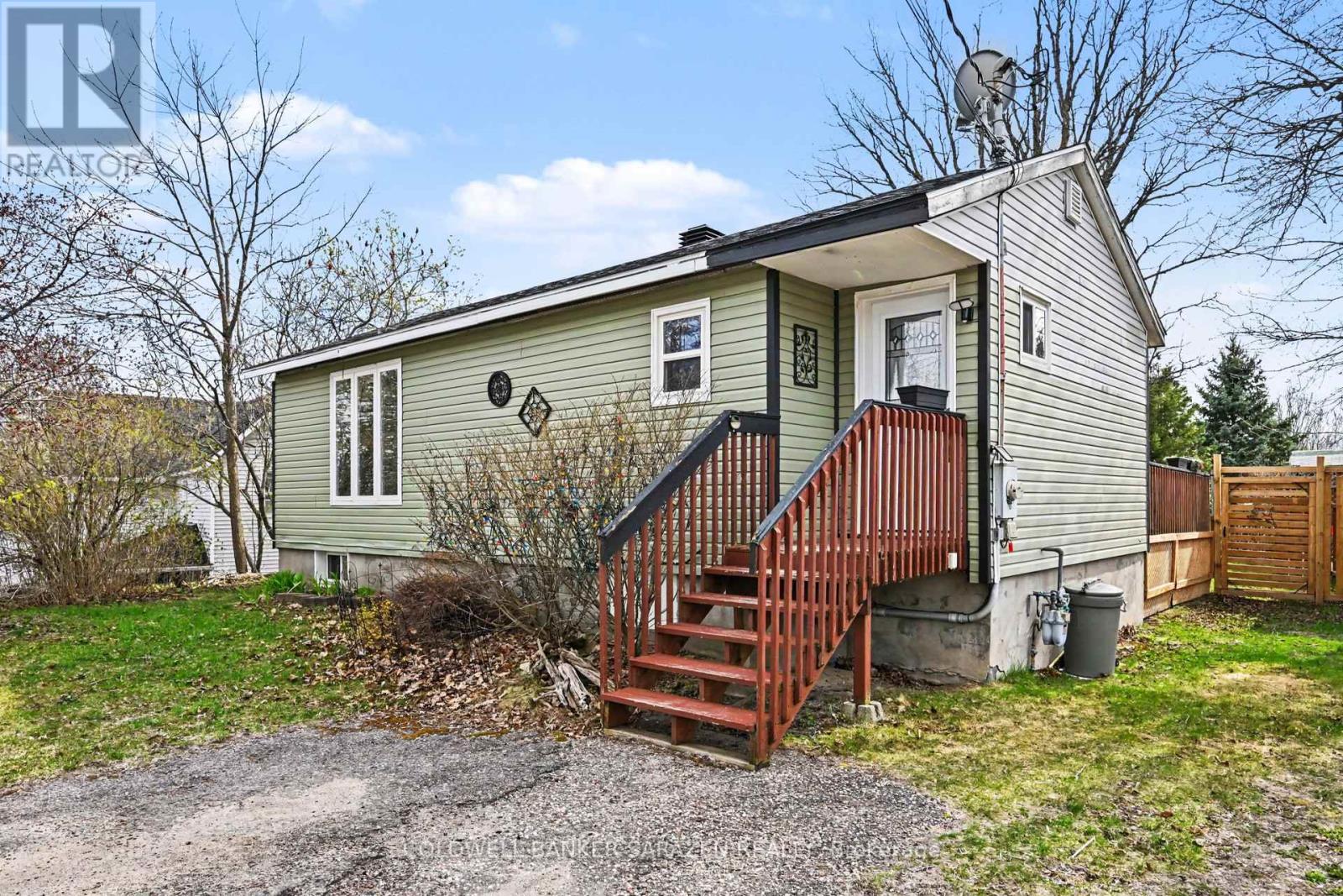 32 PHILLIPS STREET - 1