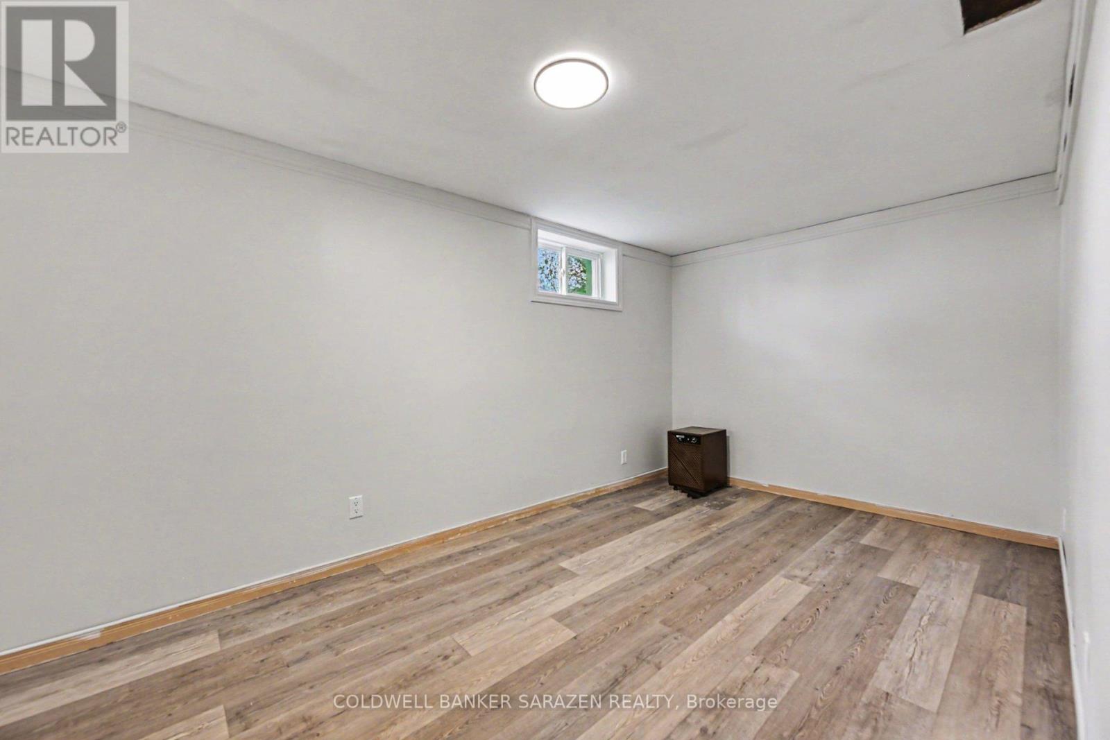 32 PHILLIPS STREET - 25