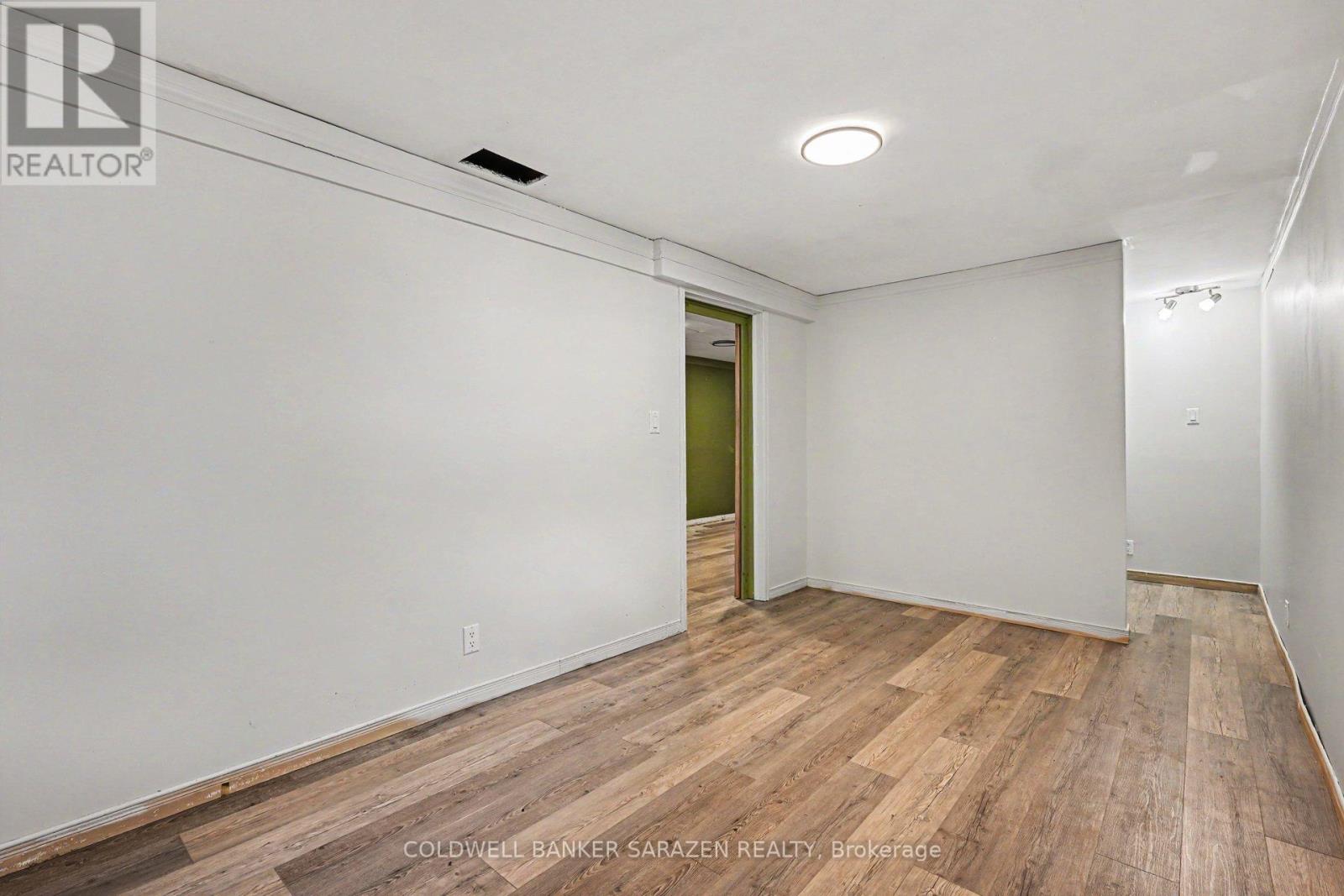32 PHILLIPS STREET - 26