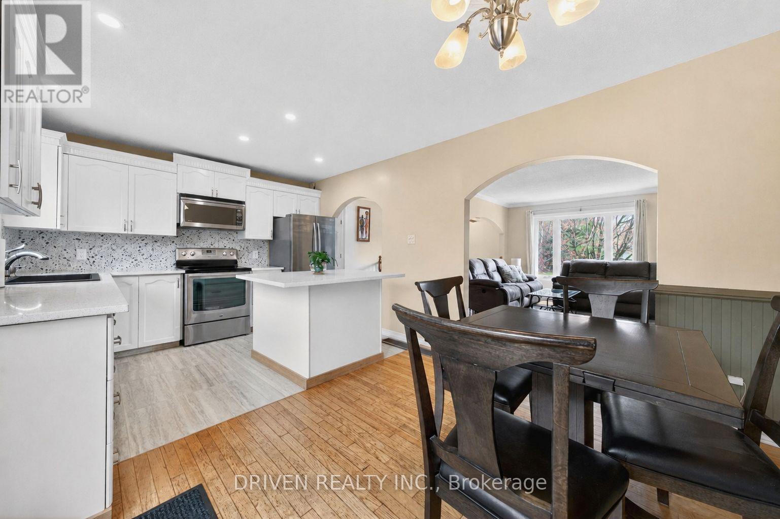 Modern kitchen, flows beautifully for entertaining