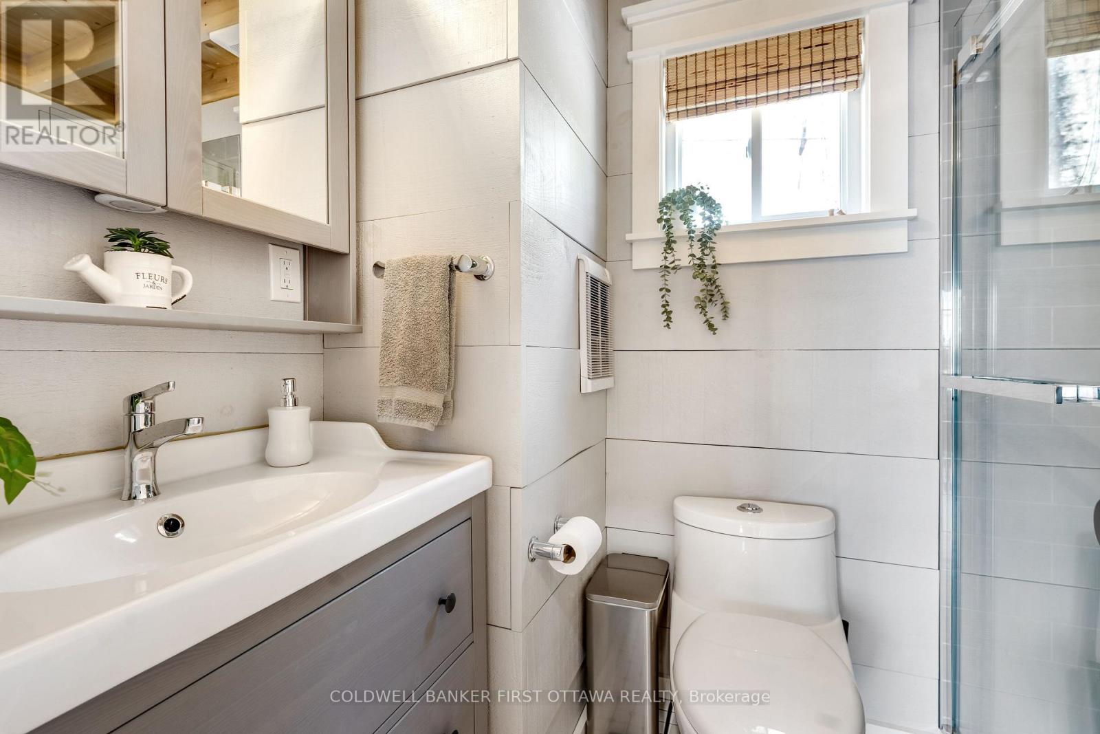 119 FARREN LAKE LANE 22 - 34