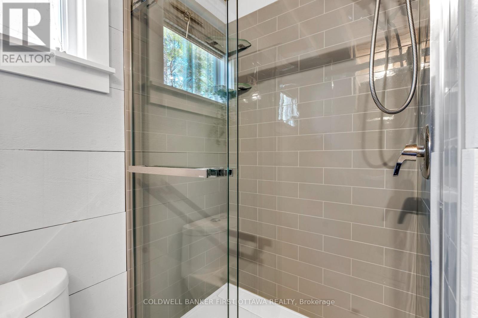 119 FARREN LAKE LANE 22 - 35