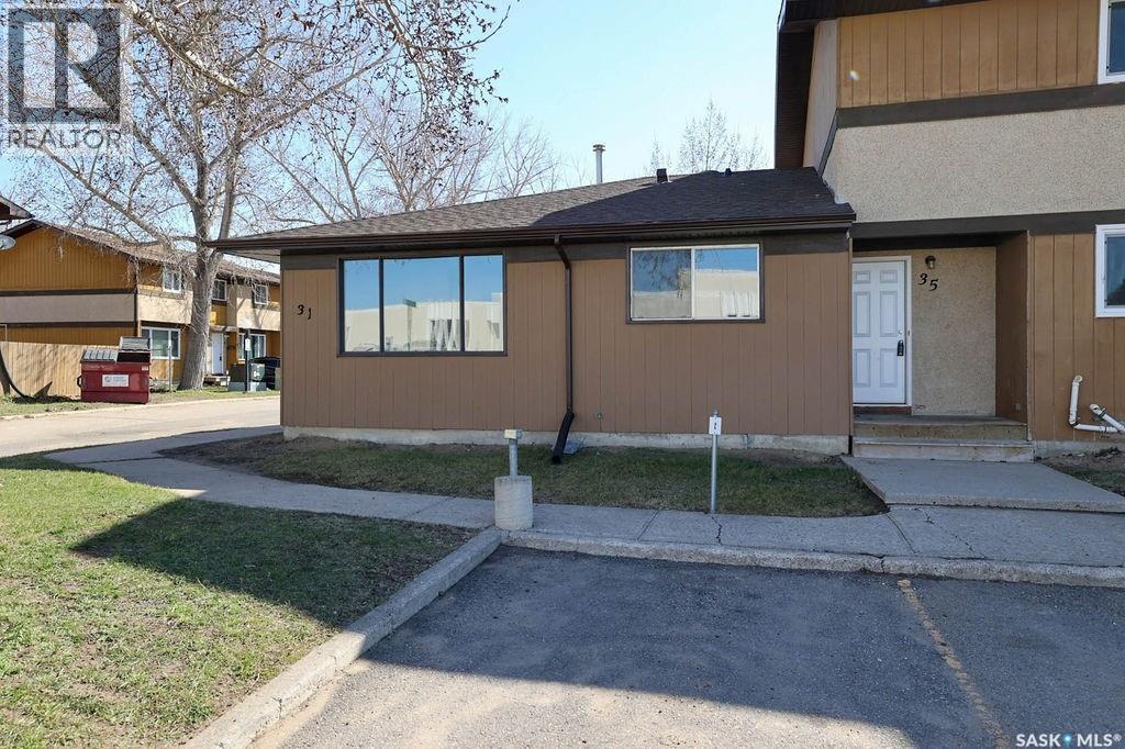 #31 Mackenzie WAY - 1