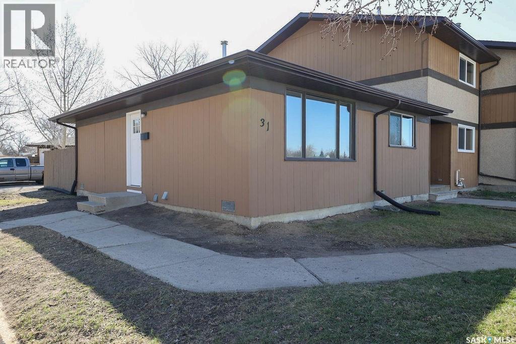 #31 Mackenzie WAY - 2