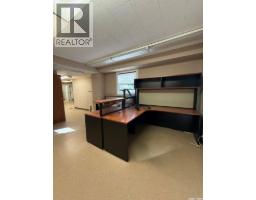 300/302 8th Avenue W, Kindersley, SK S0L1S0 Photo 13