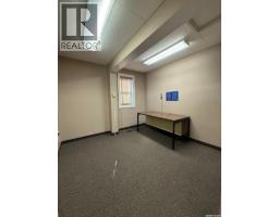 300/302 8th Avenue W, Kindersley, SK S0L1S0 Photo 17