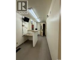 300/302 8th Avenue W, Kindersley, SK S0L1S0 Photo 20