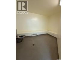 300/302 8th Avenue W, Kindersley, SK S0L1S0 Photo 21