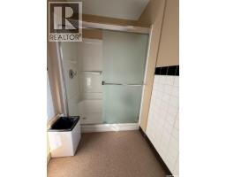 300/302 8th Avenue W, Kindersley, SK S0L1S0 Photo 24