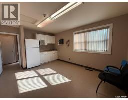 300/302 8th Avenue W, Kindersley, SK S0L1S0 Photo 26