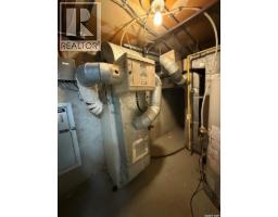300/302 8th Avenue W, Kindersley, SK S0L1S0 Photo 31
