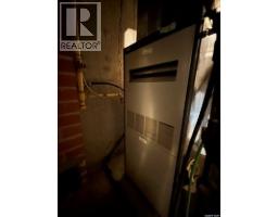 300/302 8th Avenue W, Kindersley, SK S0L1S0 Photo 33
