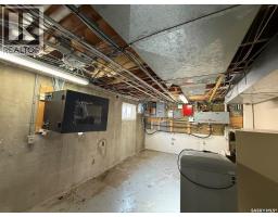 300/302 8th Avenue W, Kindersley, SK S0L1S0 Photo 38