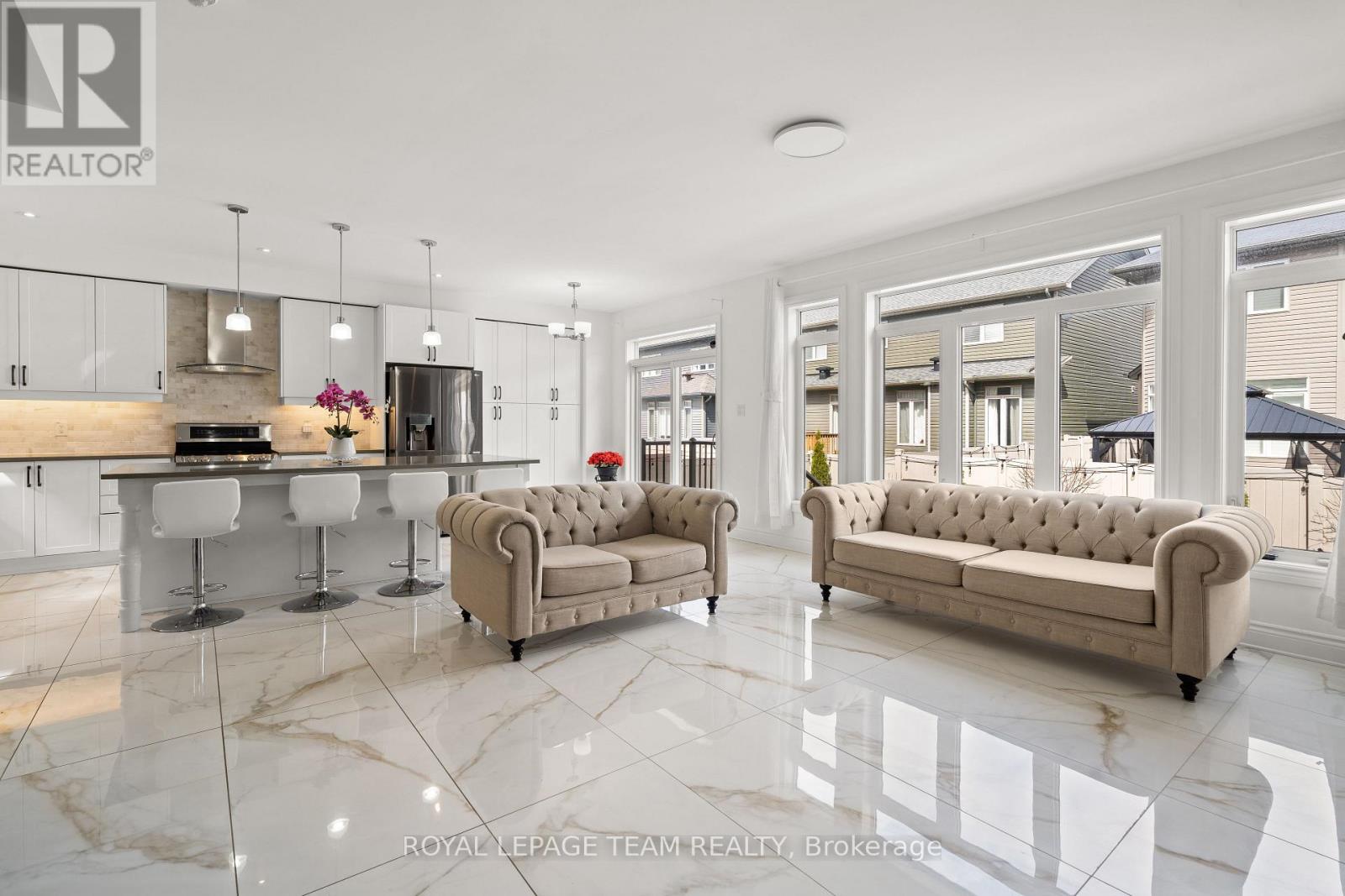 529 PEERLESS STREET - 13