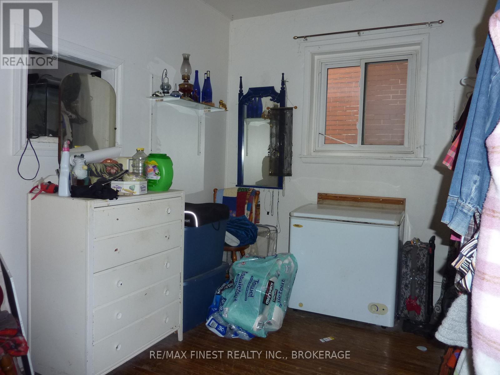 283 MONTREAL STREET - 4