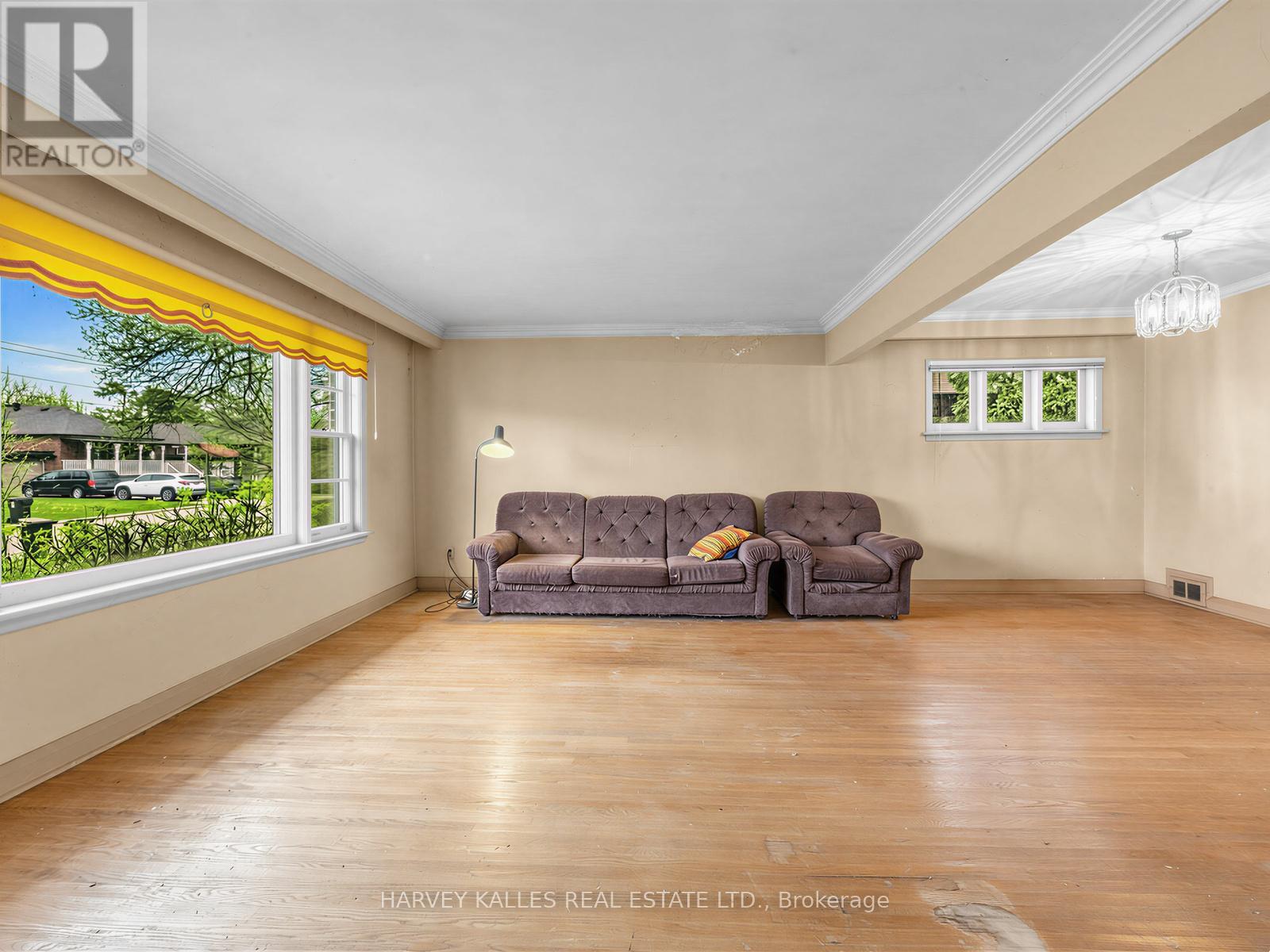 12 INVERMAY AVENUE - 10