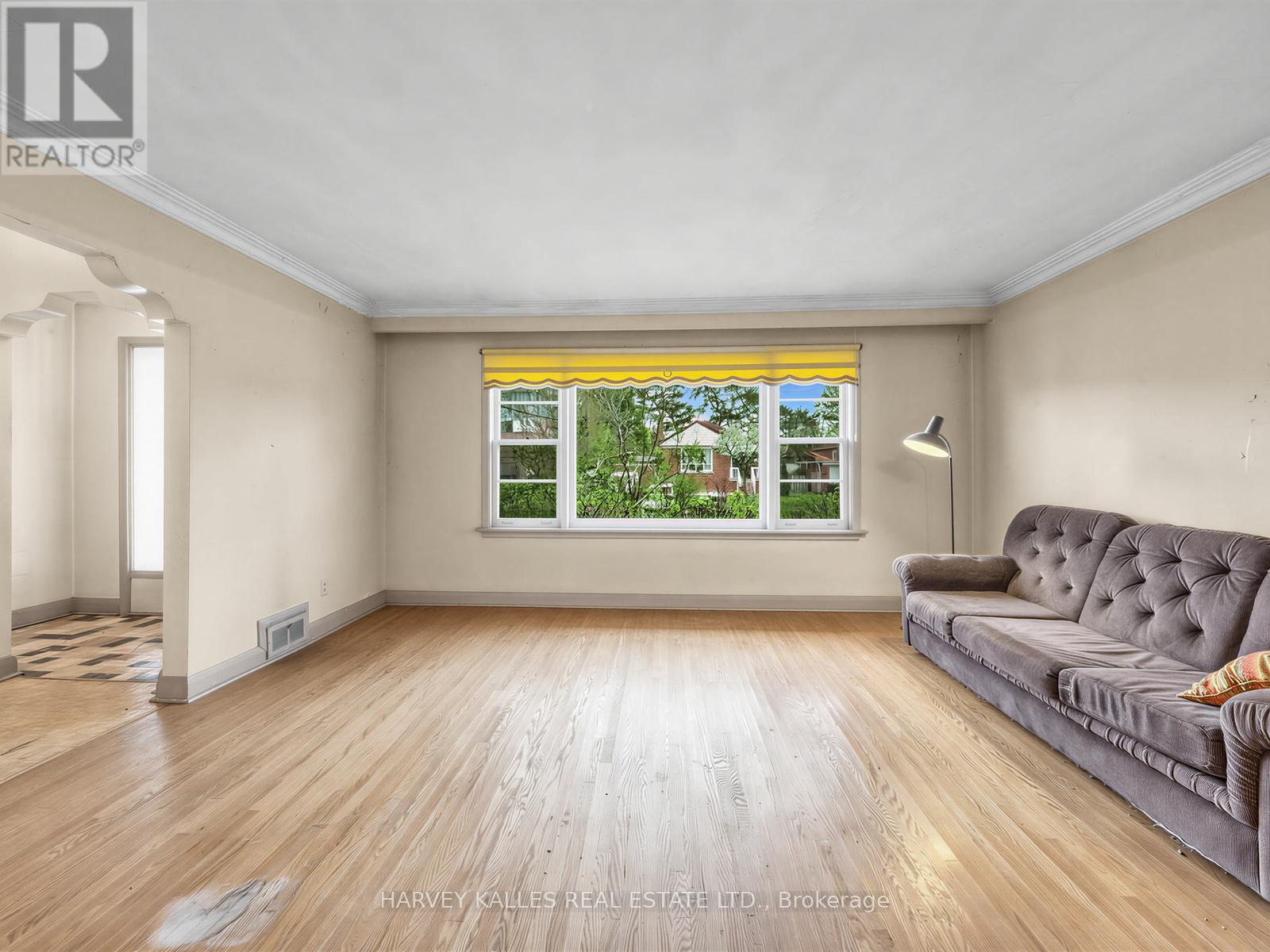 12 INVERMAY AVENUE - 15