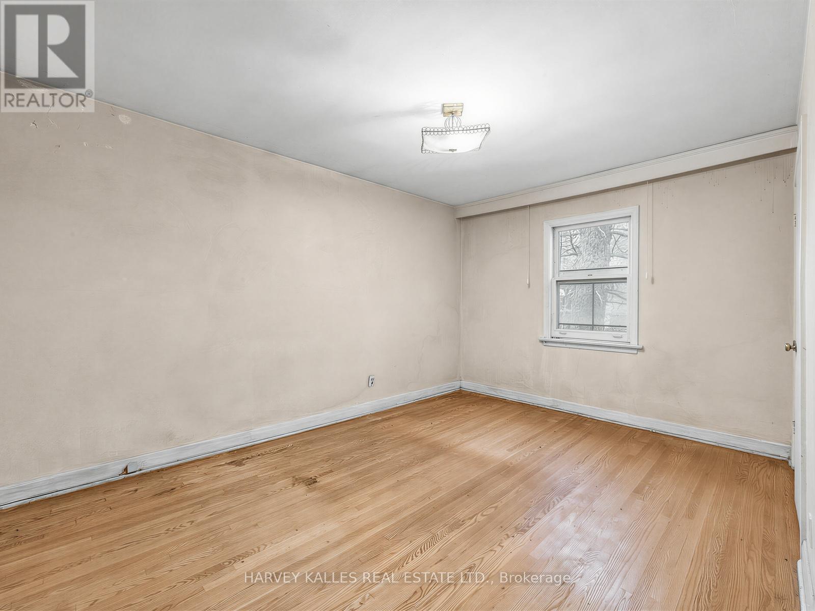 12 INVERMAY AVENUE - 20