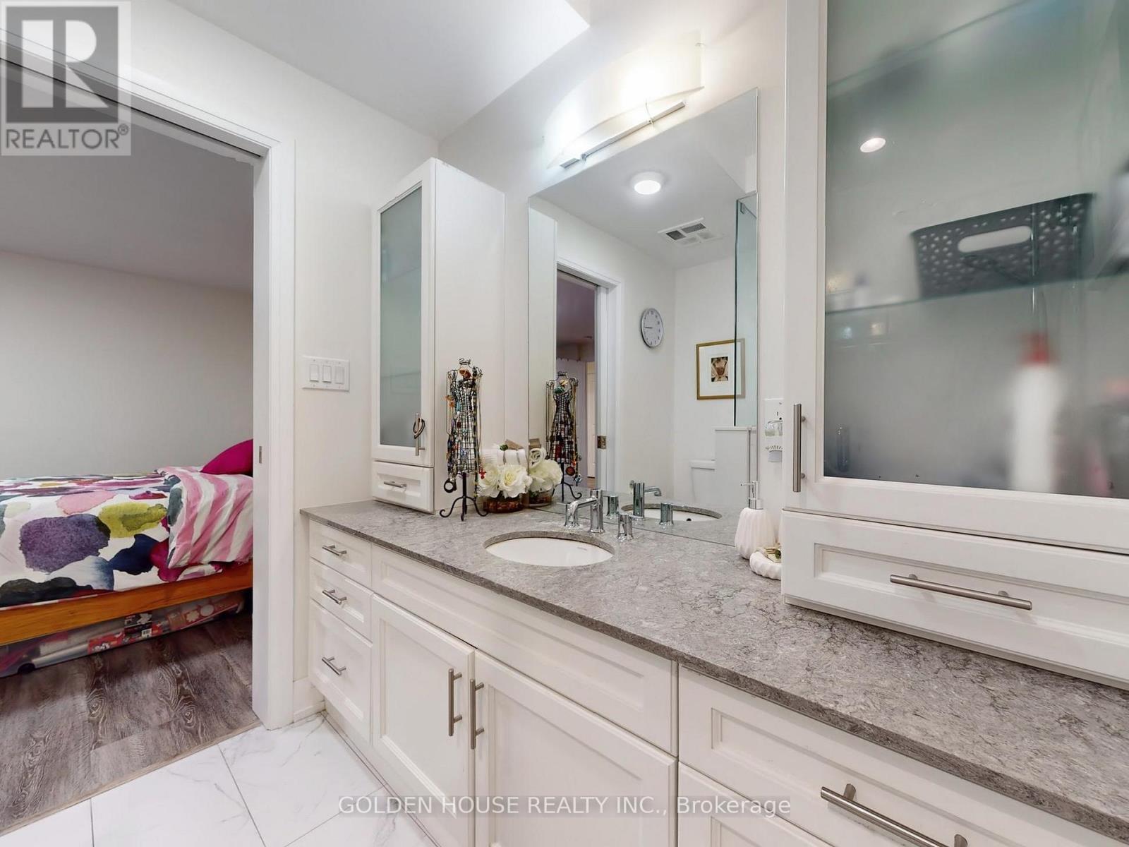 #403 200 WOODBINE AVENUE - 23